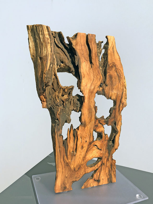 Naturholz-Skulptur